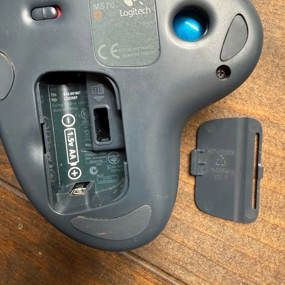 Logitech M570 Wireless Trackball Mouse Gray Blue Ergonomic No Dongle UNTESTED